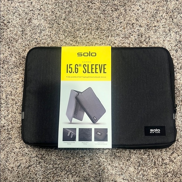 COPY - Solo Black 15.6" Laptop Sleeve - Picture 1 of 2